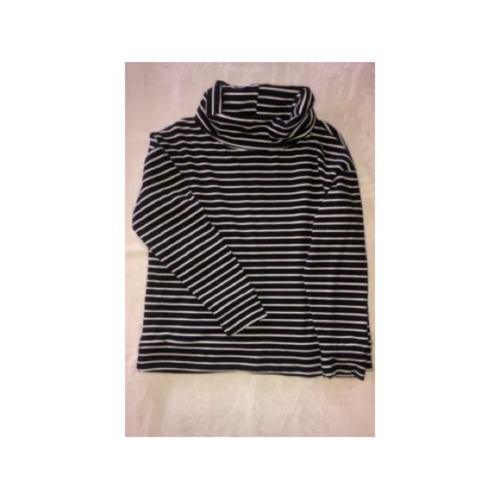 Striped shirt. Cowl neck. Size L